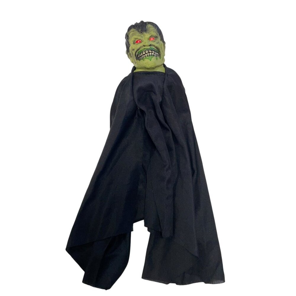 Paper Magic Group‎ Zombie Head Halloween Prop with Red Light Eyes 2002-03